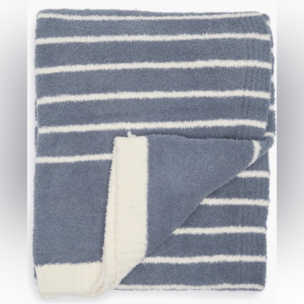 NWT Barefoot Dreams Shadow Blue Cream CozyChic Soft Blanket - Picture 2 of 3